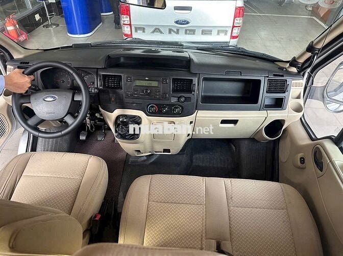 🚗 Transit van 6 chỗ