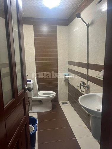 Cần Bán nhà MT Tạ Quang Bửu F5Q8 dt: 4m x 20m, 3 lầu 1St