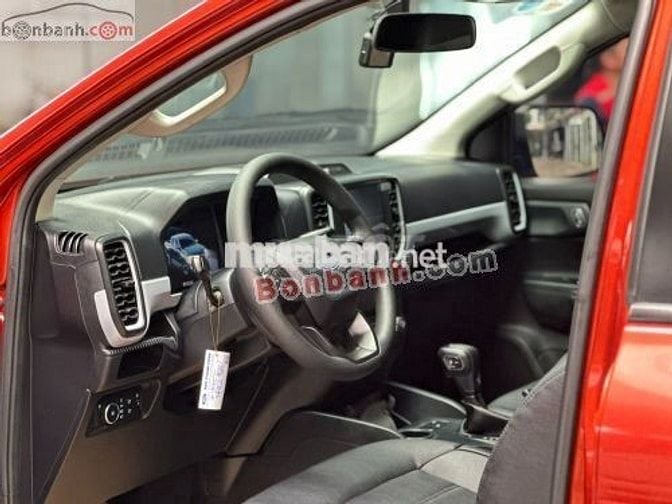 Ford Ranger XLS 2.0L 4x2 AT 2023 - Màu đỏ