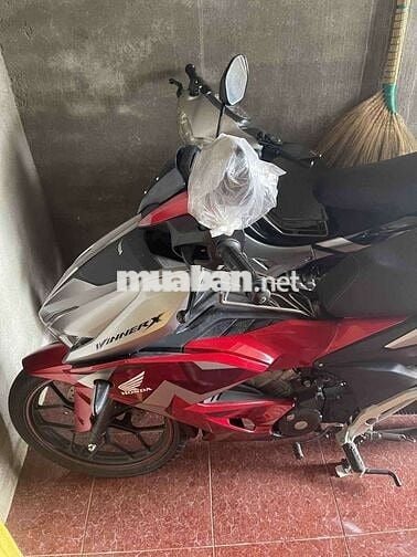K có nhu cầu cần ra đi