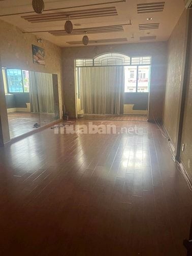 Cần Bán nhà MT Tạ Quang Bửu F5Q8 dt: 4m x 20m, 3 lầu 1St