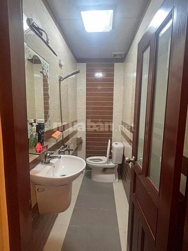 Cần Bán nhà MT Tạ Quang Bửu F5Q8 dt: 4m x 20m, 3 lầu 1St
