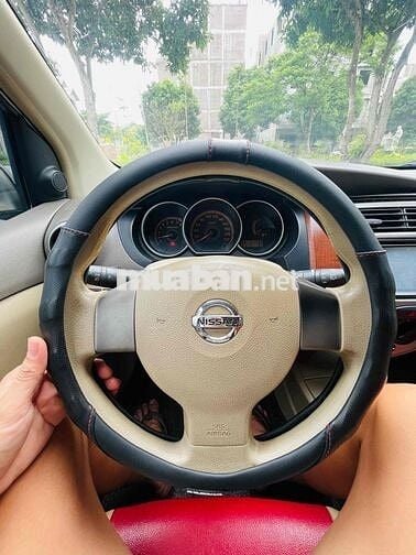 Nissan Livina 2010 - 120000 km