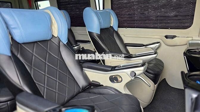 DCAR FORD HẠNG THƯƠNG GIA 10 CHỖ
