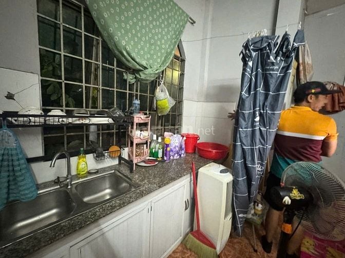 Bán nhà mặt tiền 400 đường Cộng Hòa, P.13, Q.Tân Bình, gần nhà ga T3