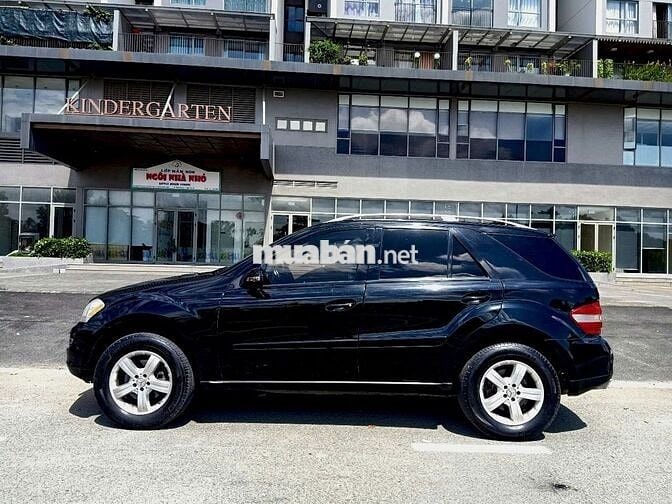 Bán rẻ Mercedes ML 350 ĐK 2010  Zin AZ độ full