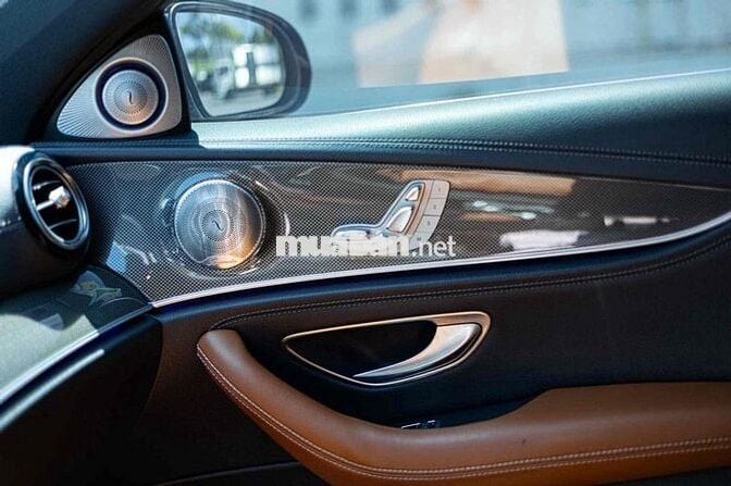 BÁN Mercedes Benz AMG E300 2017 - 10 vạn