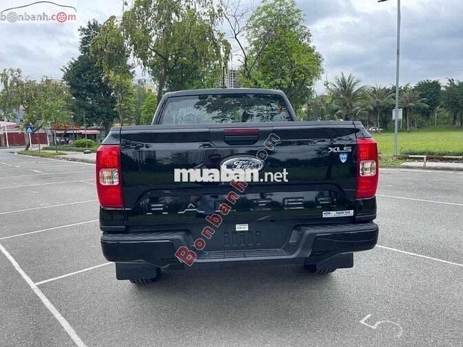 Ford Ranger XLS 2.0L 4x2 AT 2025 - 707 Triệu