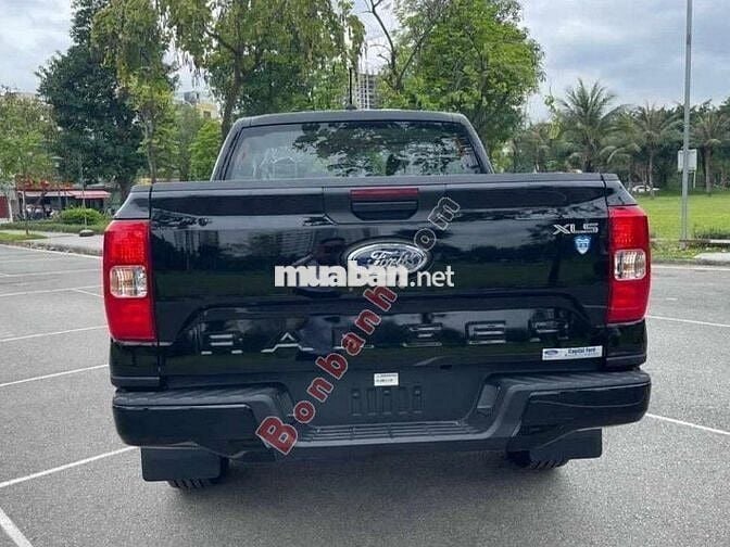 Ford Ranger XLS 2.0L 4x2 AT 2025 - 707 Triệu
