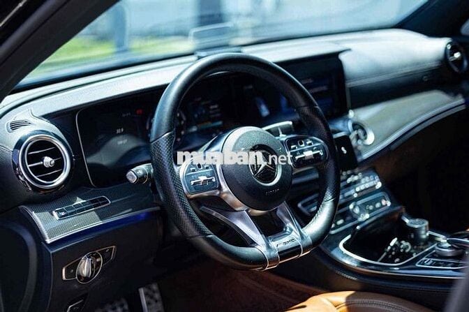 BÁN Mercedes Benz AMG E300 2017 - 10 vạn