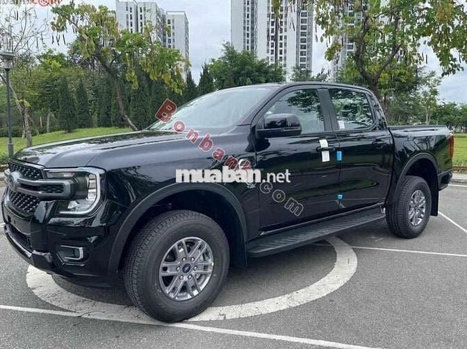 Ford Ranger XLS 2.0L 4x2 AT 2025 - 707 Triệu