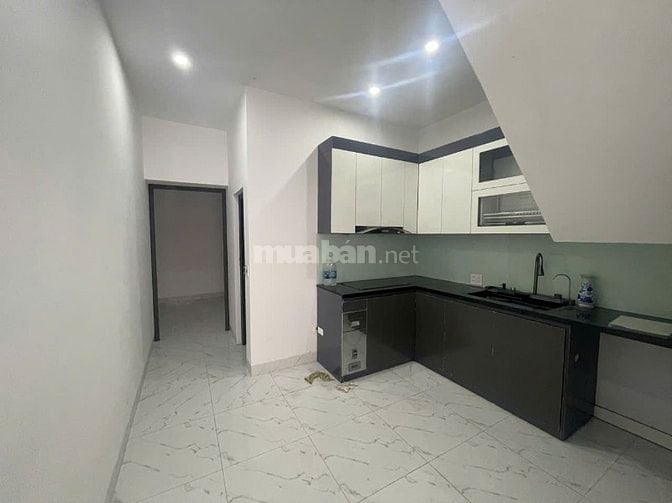 Nhà riêng phố nguyễn chính tân mai dt70m2x3,5t giá 20tr 