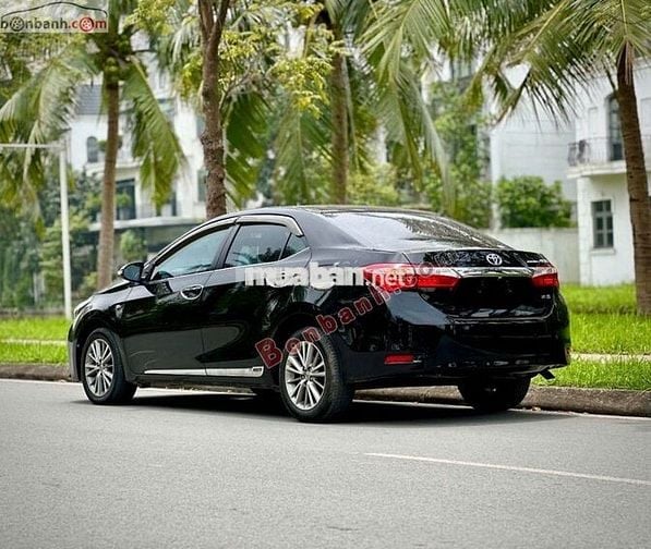 Toyota Corolla altis 1.8G 2015 odo 9v zin