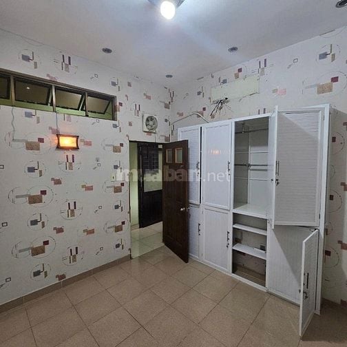 CHO THUÊ CHUNG CƯ Lầu 2 80m2 - 3PN 1WC 1 Bếp - TRUNG TÂM Q5 ,TPHCM
