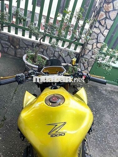 z1000