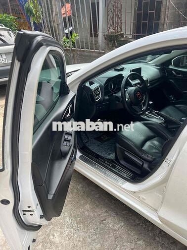 Mazda 3 2016 1.5 AT Sedan - 93333 km