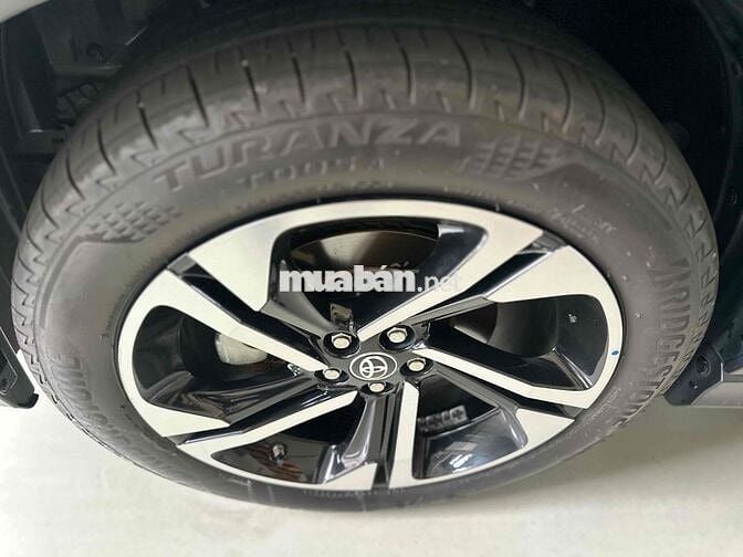 Toyota Yaris Cross 2023 HEV - 32000 km xe hydrid