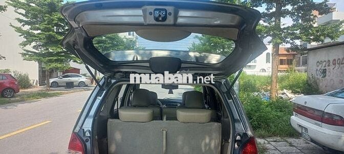 cần bán nissan Livina 7 chỗ máy 1.8 số tự động2011
