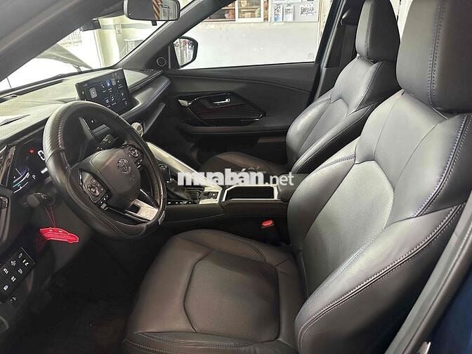 Toyota Yaris Cross 2023 HEV - 32000 km xe hydrid