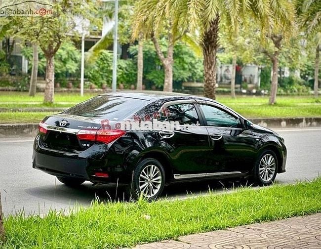 Toyota Corolla altis 1.8G 2015 odo 9v zin