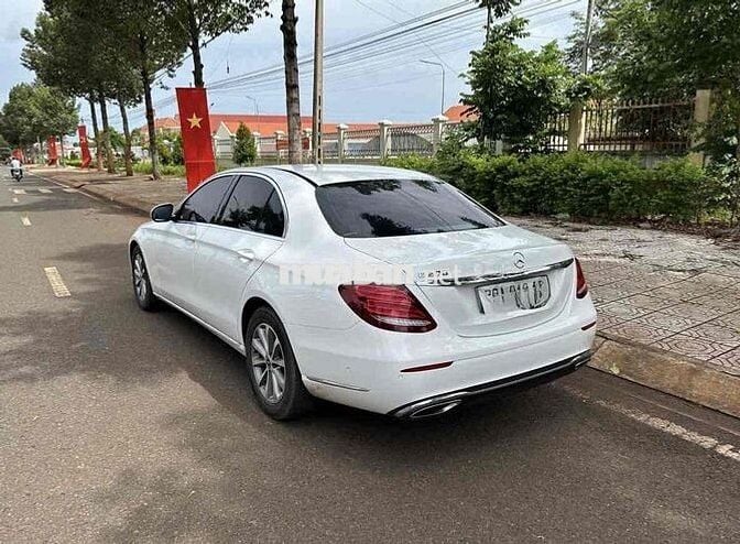 Mercedes Benz E Class 2019 E200 - 69000 km
