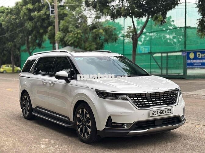Carnival 2023 siêu lướt 18.000km như xe thùng