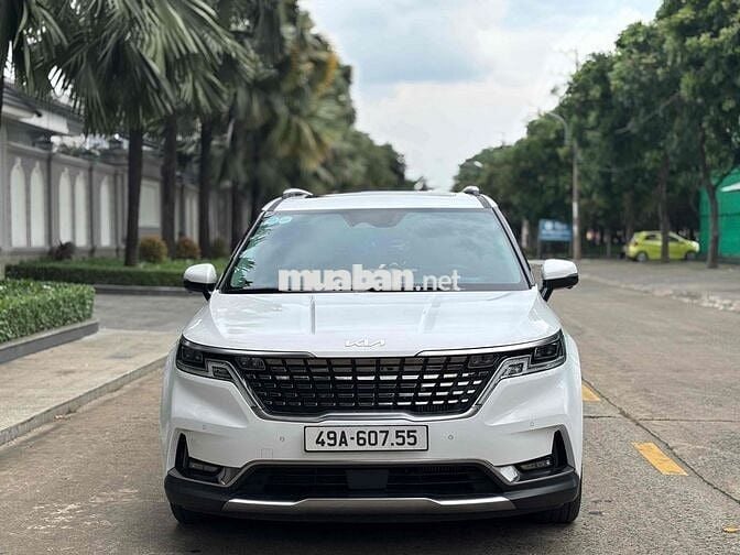 Carnival 2023 siêu lướt 18.000km như xe thùng