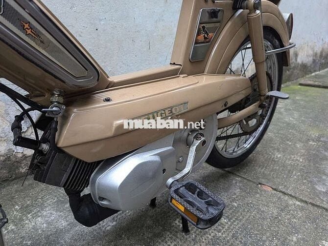 PEUGEOT 103 xe sưu tầm trưng bày