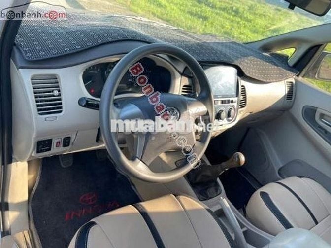 Toyota Innova 2.0E 2014