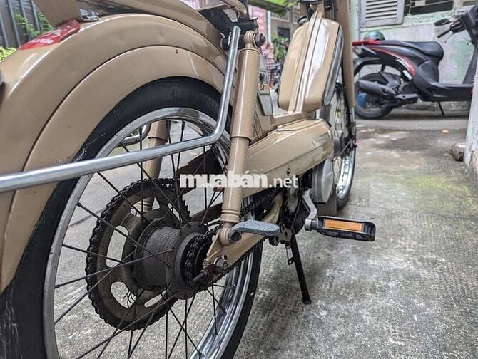 PEUGEOT 103 xe sưu tầm trưng bày