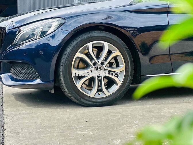 Mercedes Benz C200 Xanh/Kem 2017 Đẹp Long Lanh