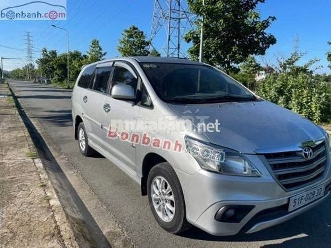 Xe một chủ mua mới innova cuối 2014 bản 2.0E