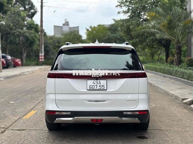 Carnival 2023 siêu lướt 18.000km như xe thùng