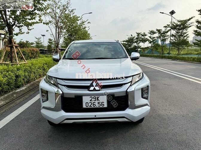 Mitsubishi triton 4x2AT 2022