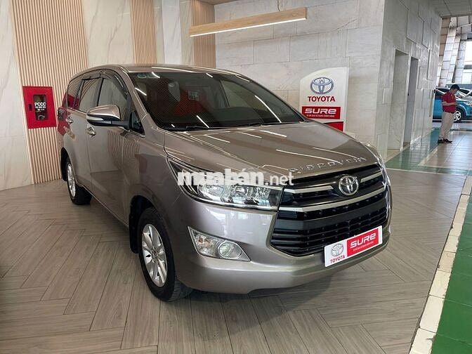 TOYOTA INNOVA 2.0E - MT