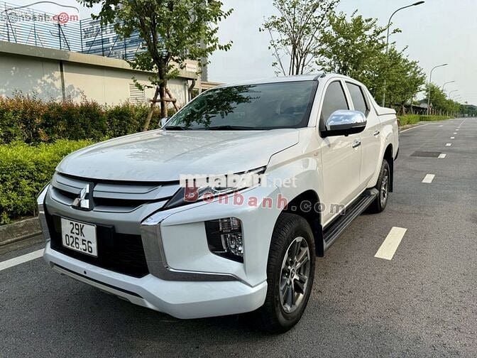 Mitsubishi triton 4x2AT 2022