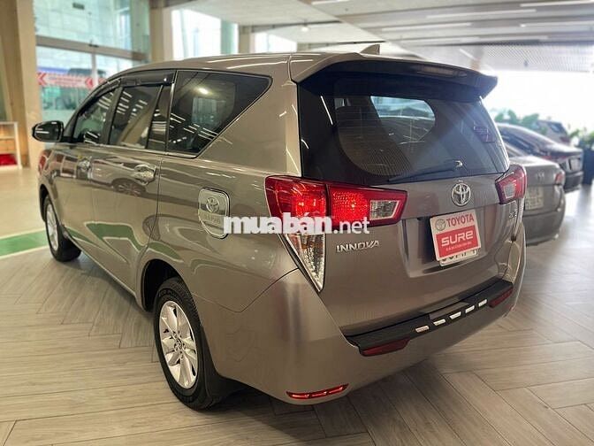 TOYOTA INNOVA 2.0E - MT