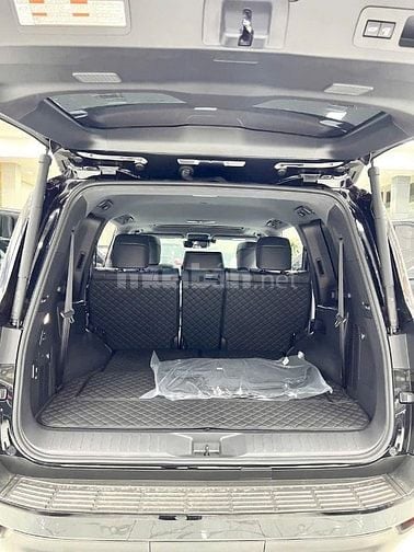 Bán Toyota Land Cruiser LC300, sản xuất 2025. siêu lướt mới 99,99%