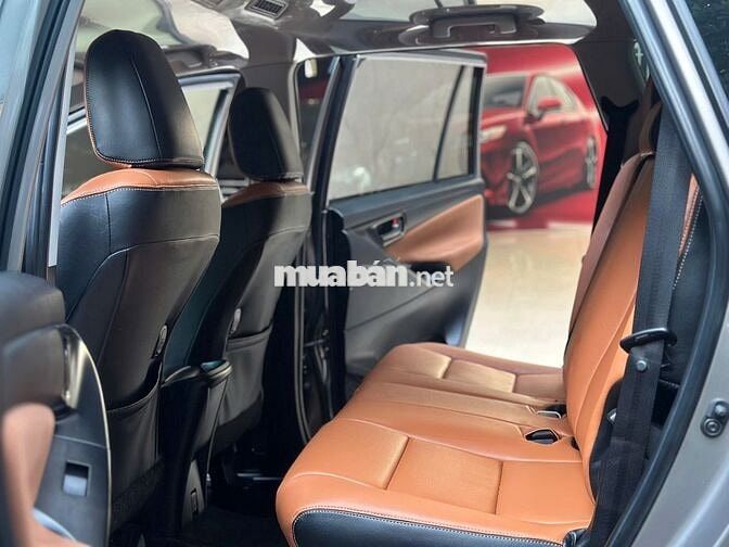 Toyota Innova 2.0E MT - Sản xuất 2020