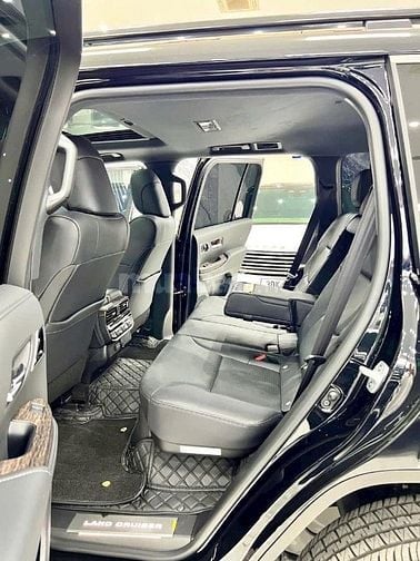 Bán Toyota Land Cruiser LC300, sản xuất 2025. siêu lướt mới 99,99%