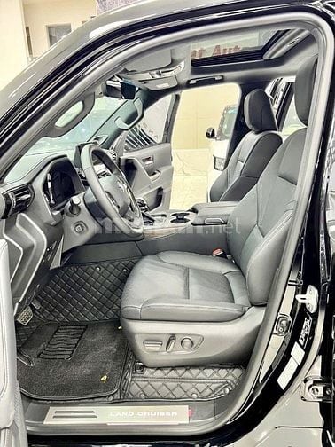Bán Toyota Land Cruiser LC300, sản xuất 2025. siêu lướt mới 99,99%