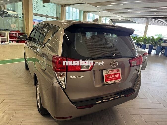 TOYOTA INNOVA 2.0E - MT