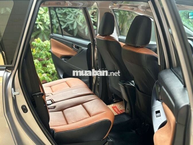 Toyota Innova 2.0E MT - Sản xuất 2020
