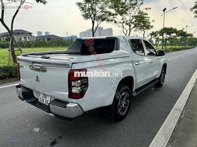 Mitsubishi triton 4x2AT 2022