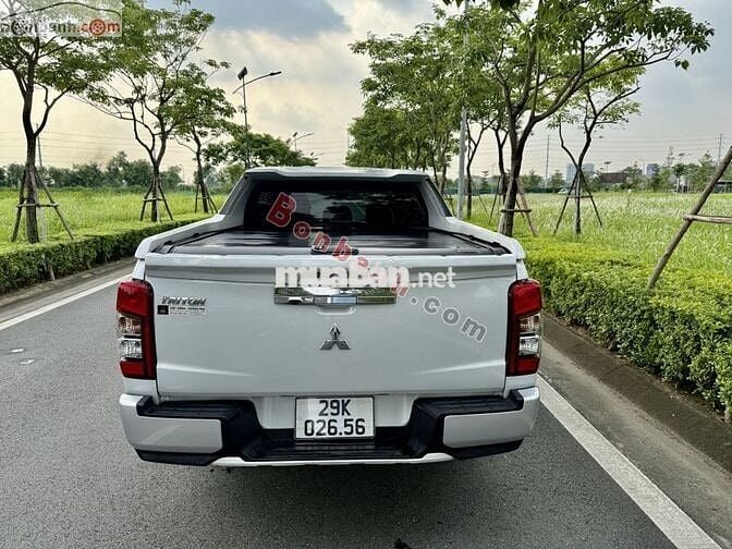 Mitsubishi triton 4x2AT 2022