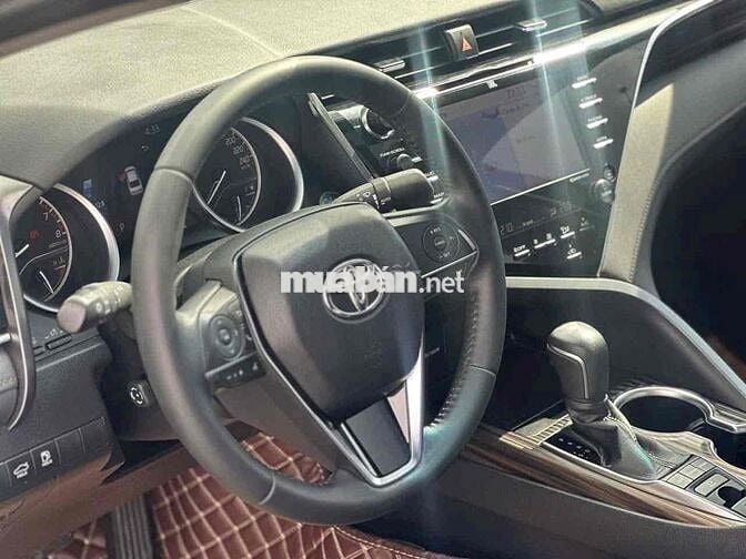 Toyota Camry 2.5Q 2019 odo 38000 km