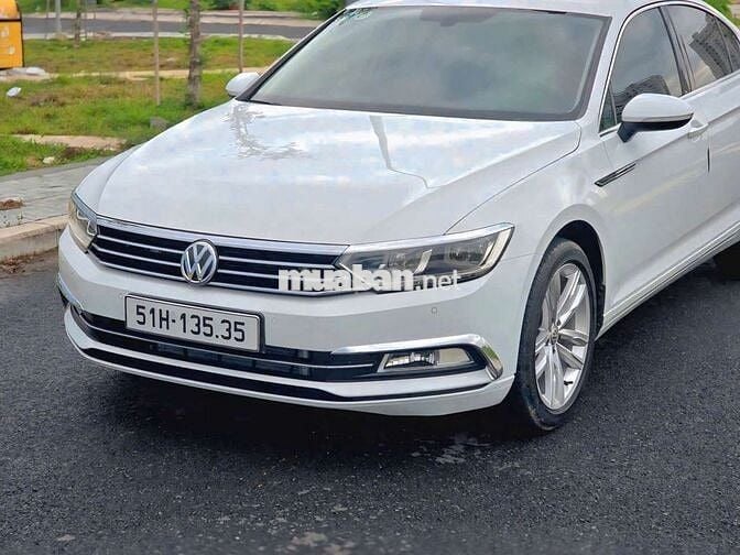 Volkswagen  Passat  Sx 2018 model mới  1 chủ .