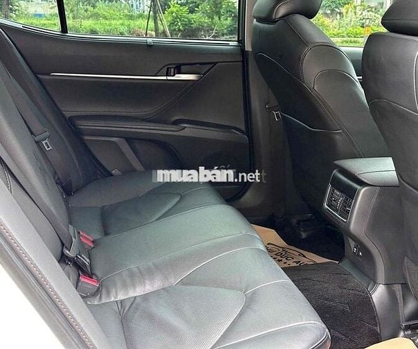 Toyota Camry 2.5Q 2024 lướt 8. 000 km