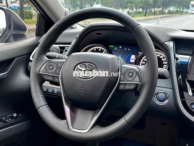 Toyota Camry 2.5Q 2024 lướt 8. 000 km