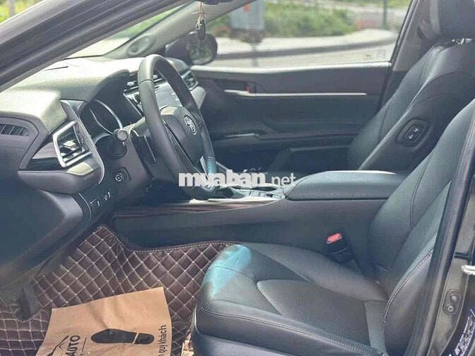 Toyota Camry 2.5Q 2019 odo 38000 km
